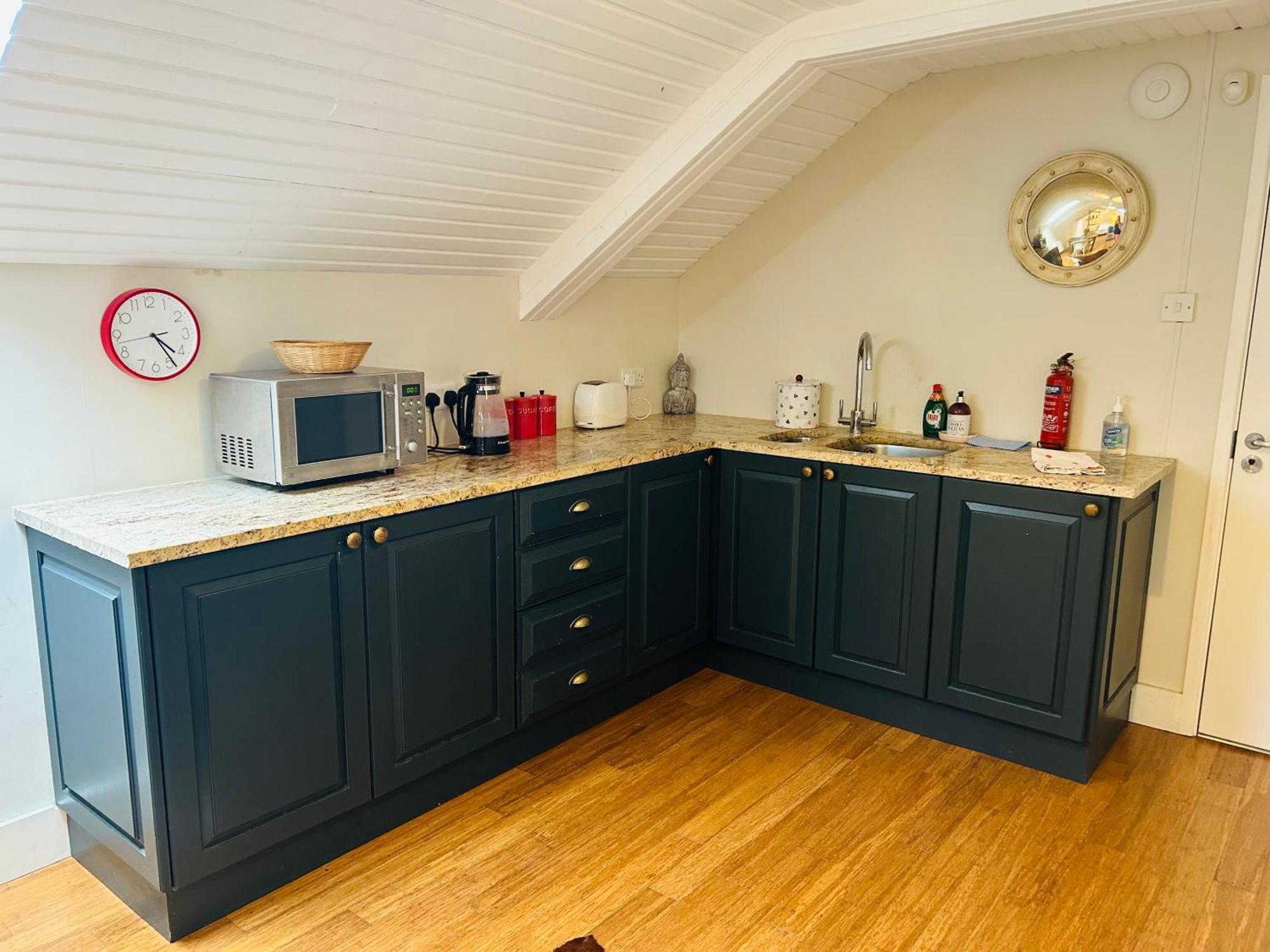 Glastonbury Festival En-Suite Studio With Kitchenette - 2 Miles To Site المظهر الخارجي الصورة